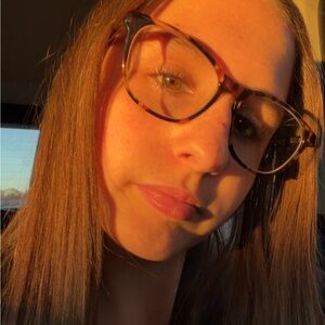 Meet your Posher, Bayley